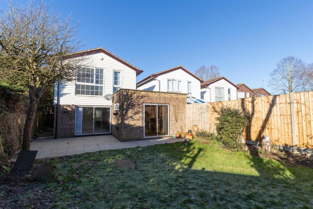 18 Milne Close (14 of 16).jpg