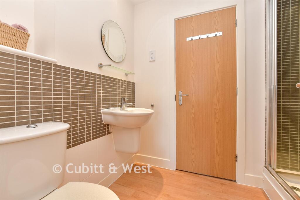 Jack And Jill En-Suite