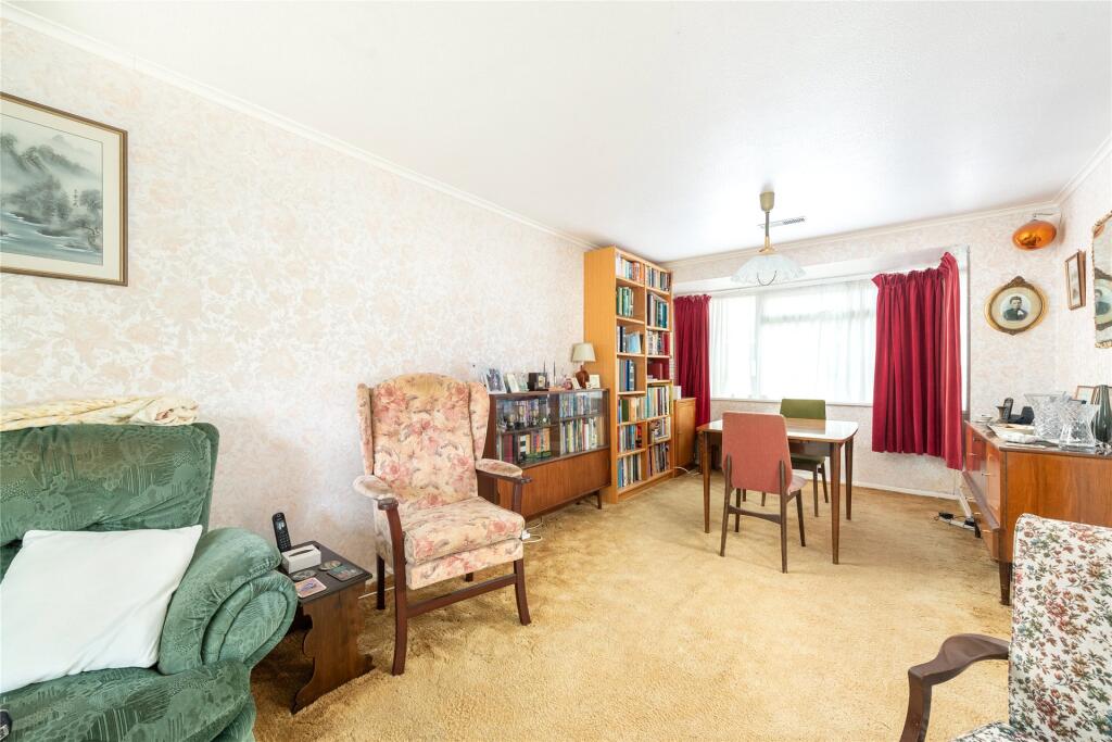 Sitting/Dining Room