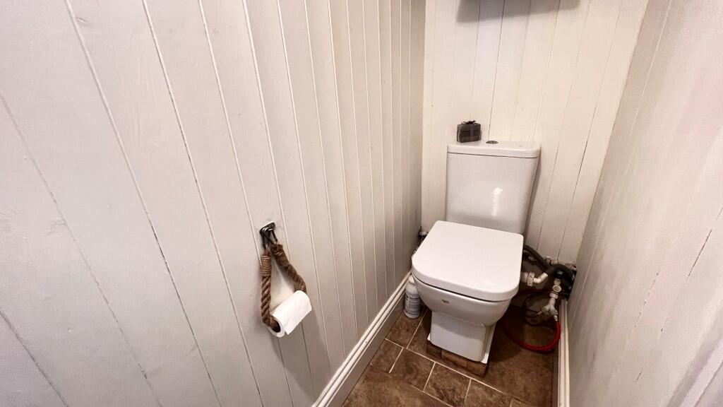 Cloakroom/w.c.