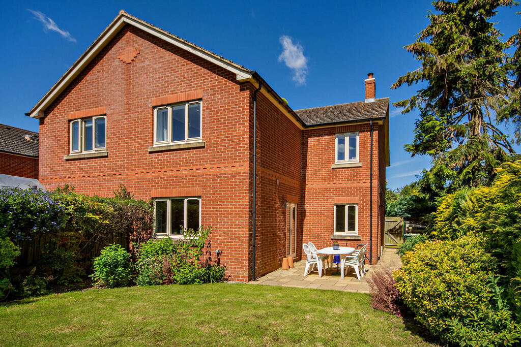 8605070-exterior0...