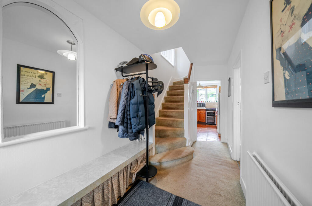 1356468-5-68cbe8f...