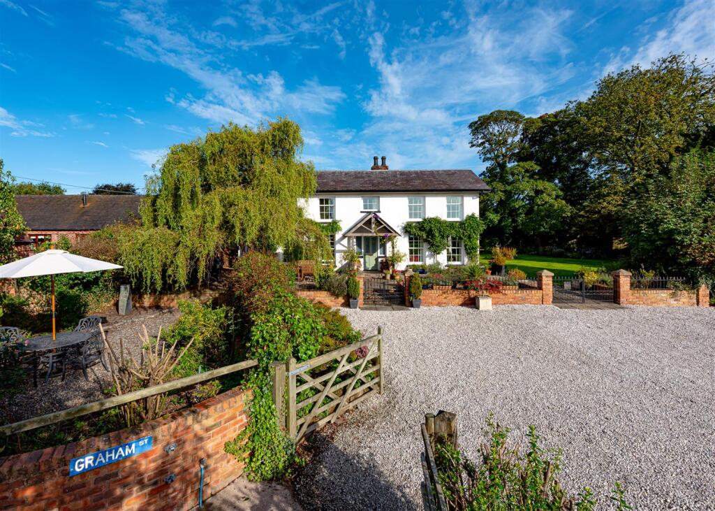 The Grove, Bradley-External-14.jpg