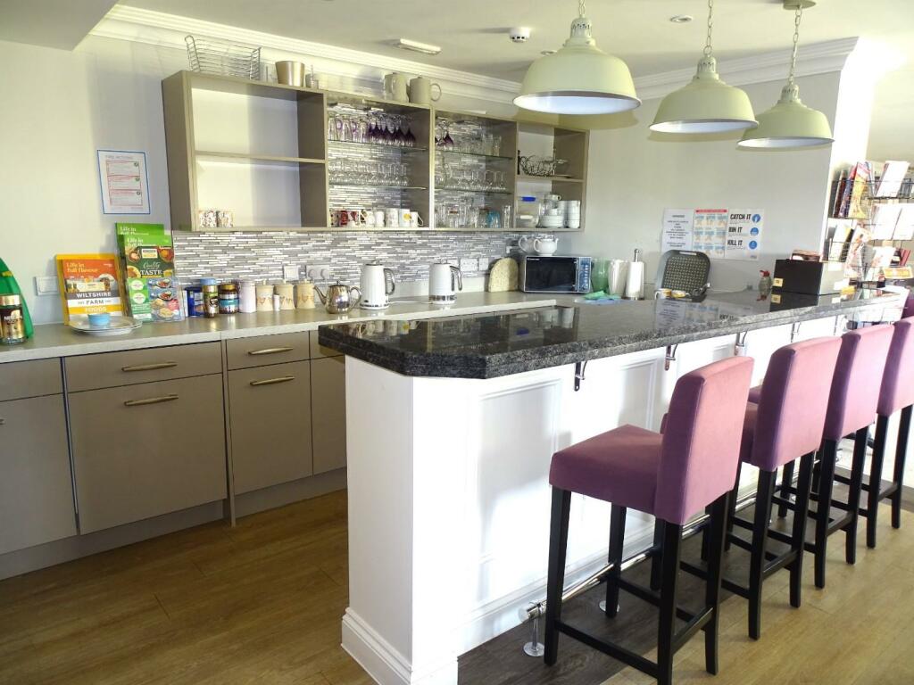COMMUNAL KITCHEN AREA