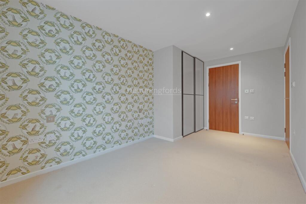 05-f50f82062-JJ-HMF-Blackthorn Av-21-logo.jpg