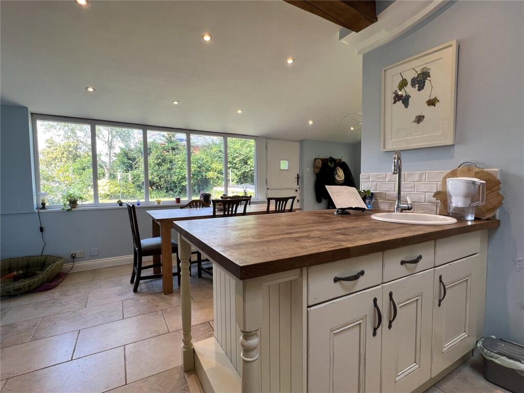 Kitchen/Breakfast