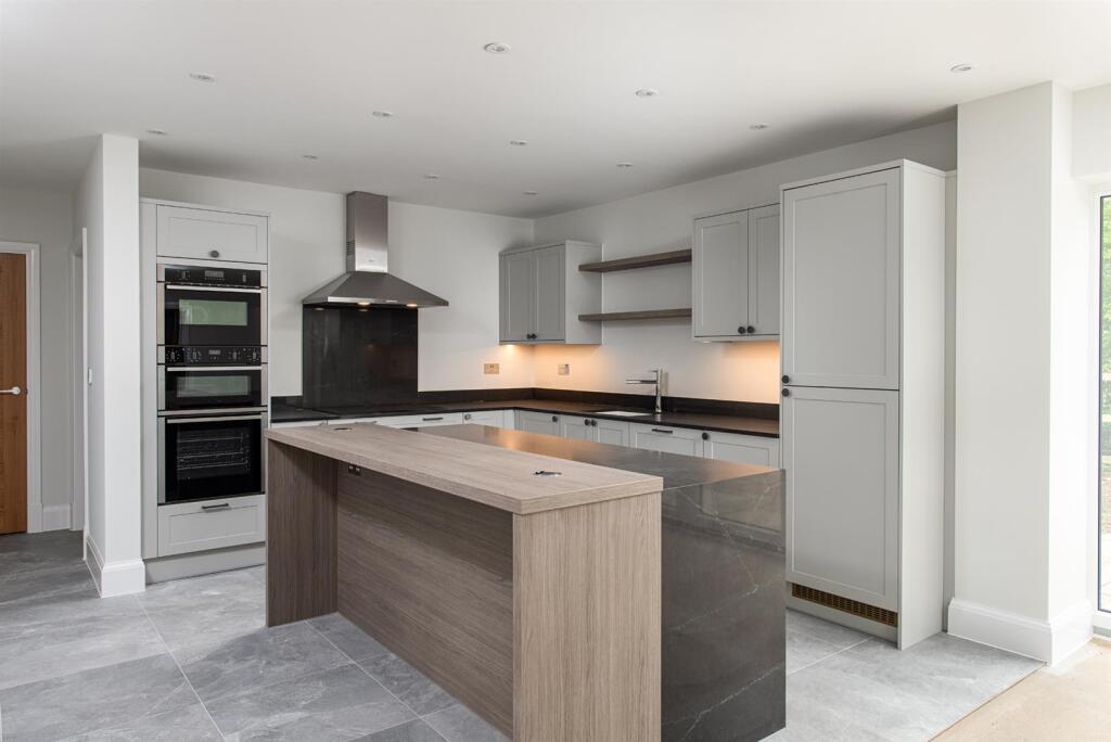 Kitchen_1.jpg