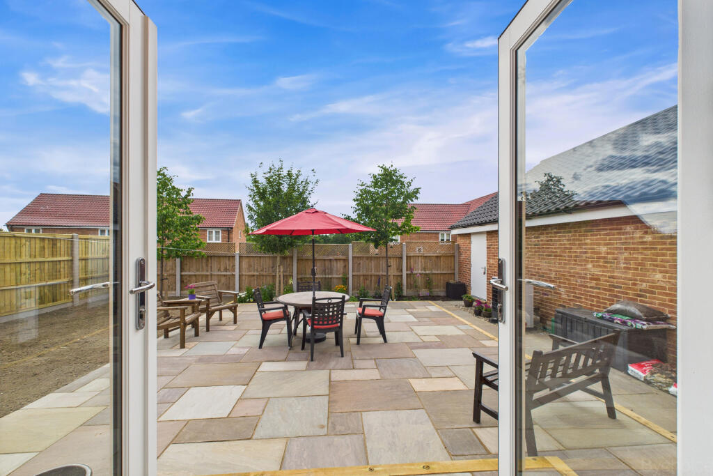 CAM05449G0-PR0018-STILL014