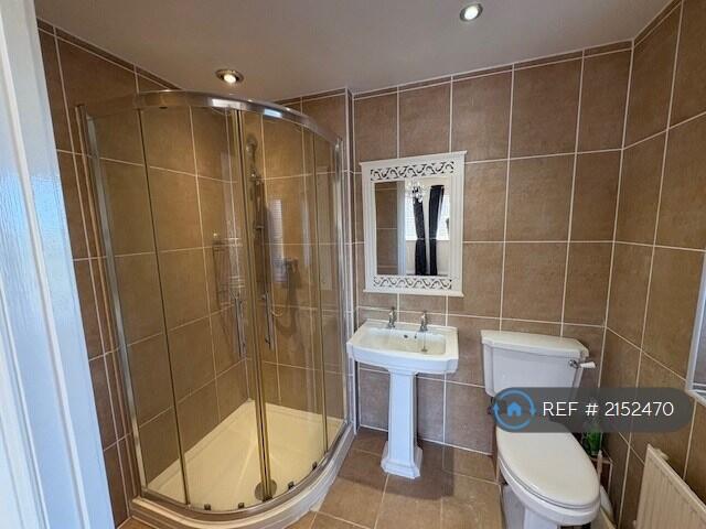 Main Bedroom Ensuite