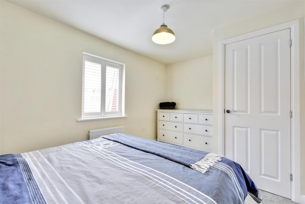 Bedroom 1_2.jpeg