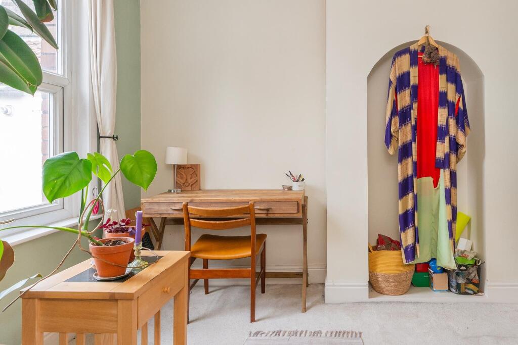 T4F0FHRKE - Bedroom B.jpg