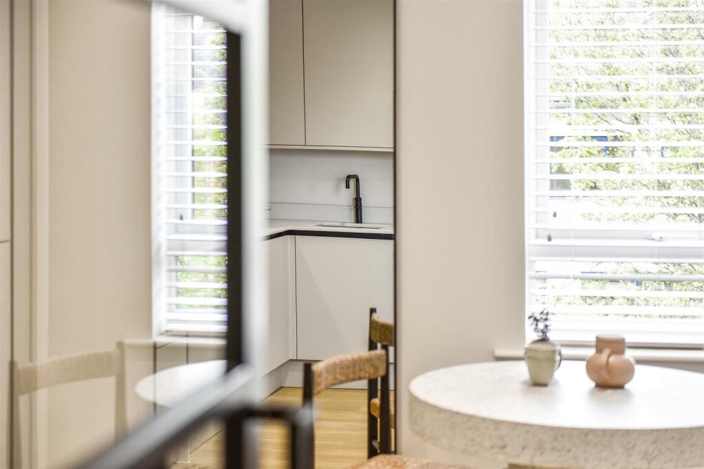 sketch_Ph25_5014835.jpg