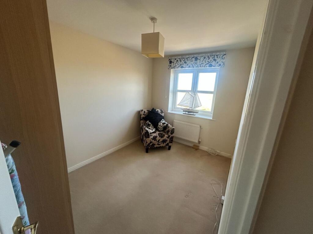 105 intrepid close-bed 3