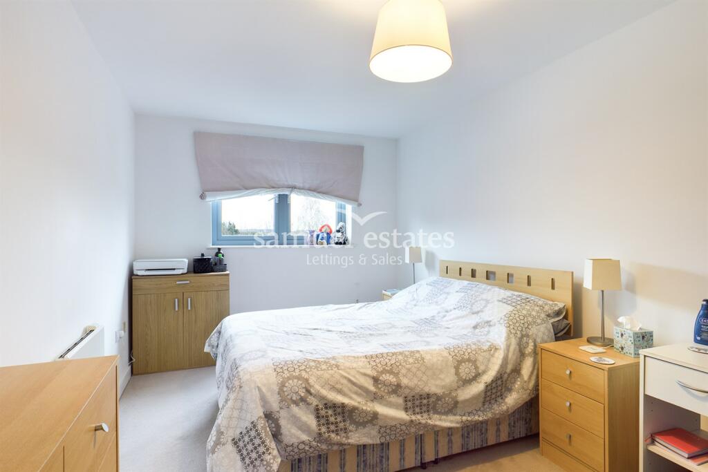 Bedroom master