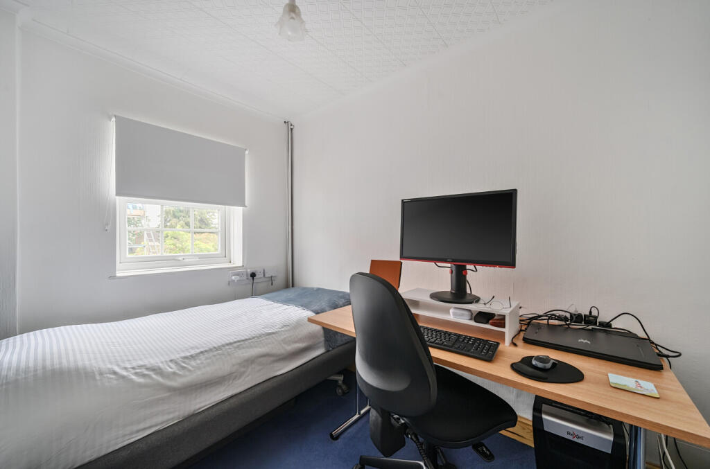 13034222684703a94e64c