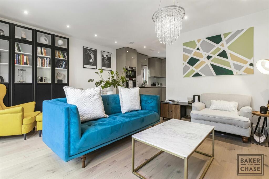 Kitchen / Lounge (Open-Plan)