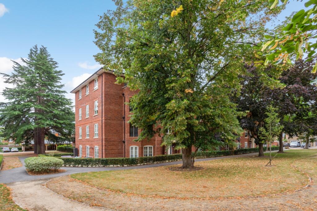 28 Windsor Court ...