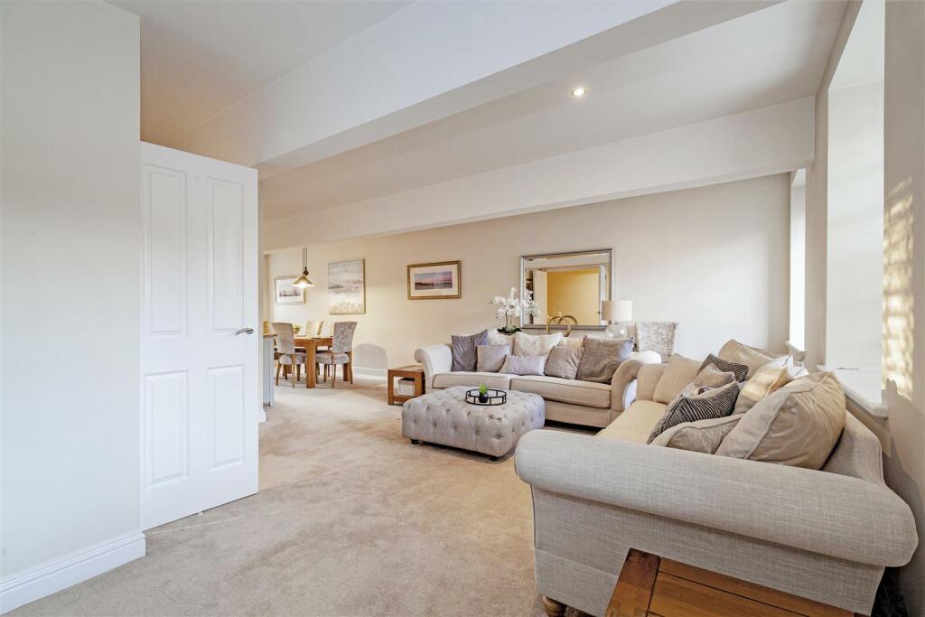 Reception Room-1.jpg