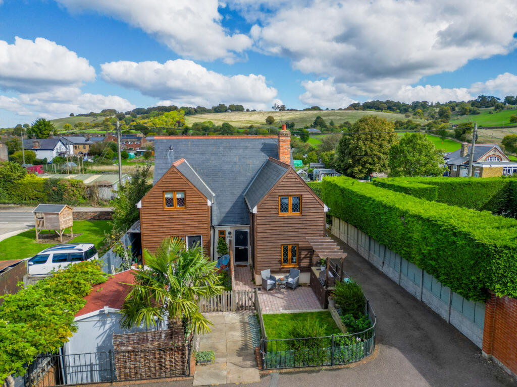 Main Road South, Dagnall, Berkhamsted