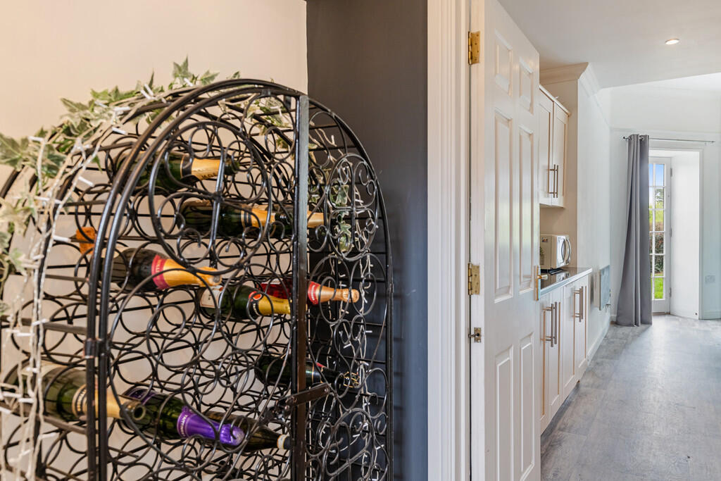 A18 - 4 Woodbury ...