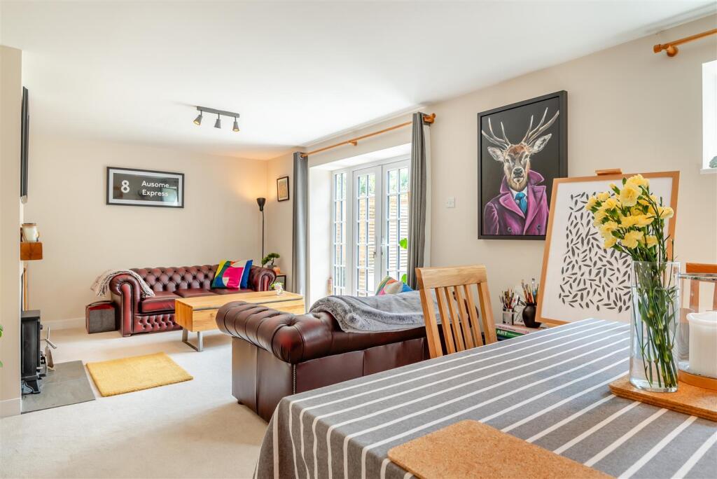 Sitting Room / Dining Room 4.jpg