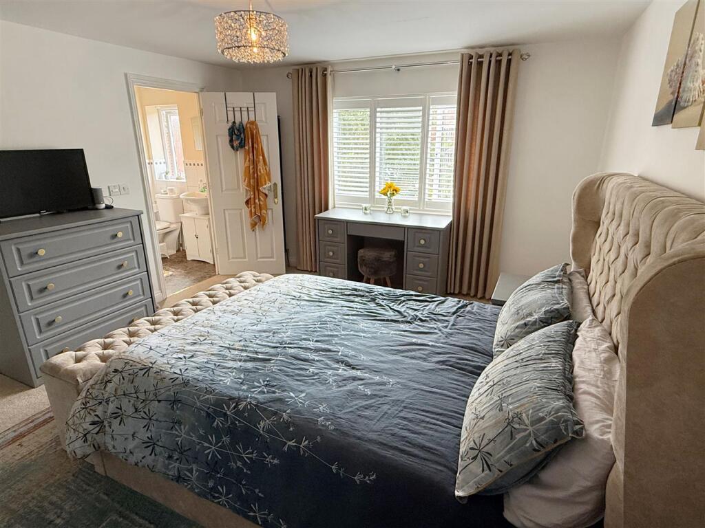 Bed 1a.JPG