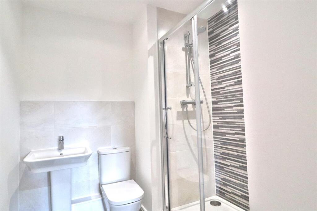 ENSUITE SHOWER ROOM