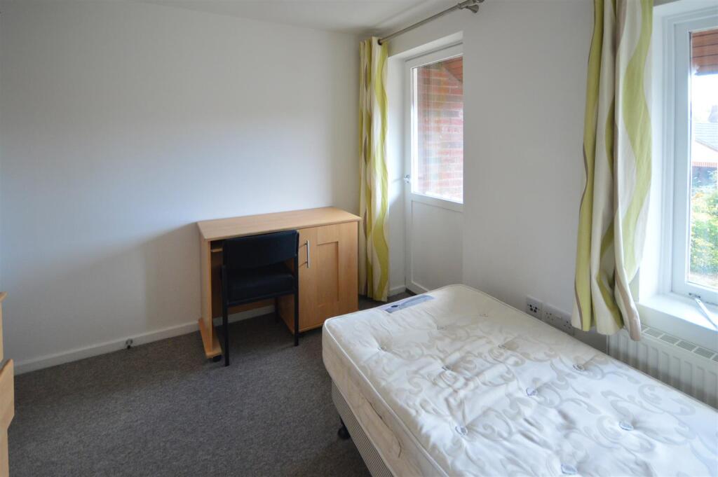 Room 1b.jpg