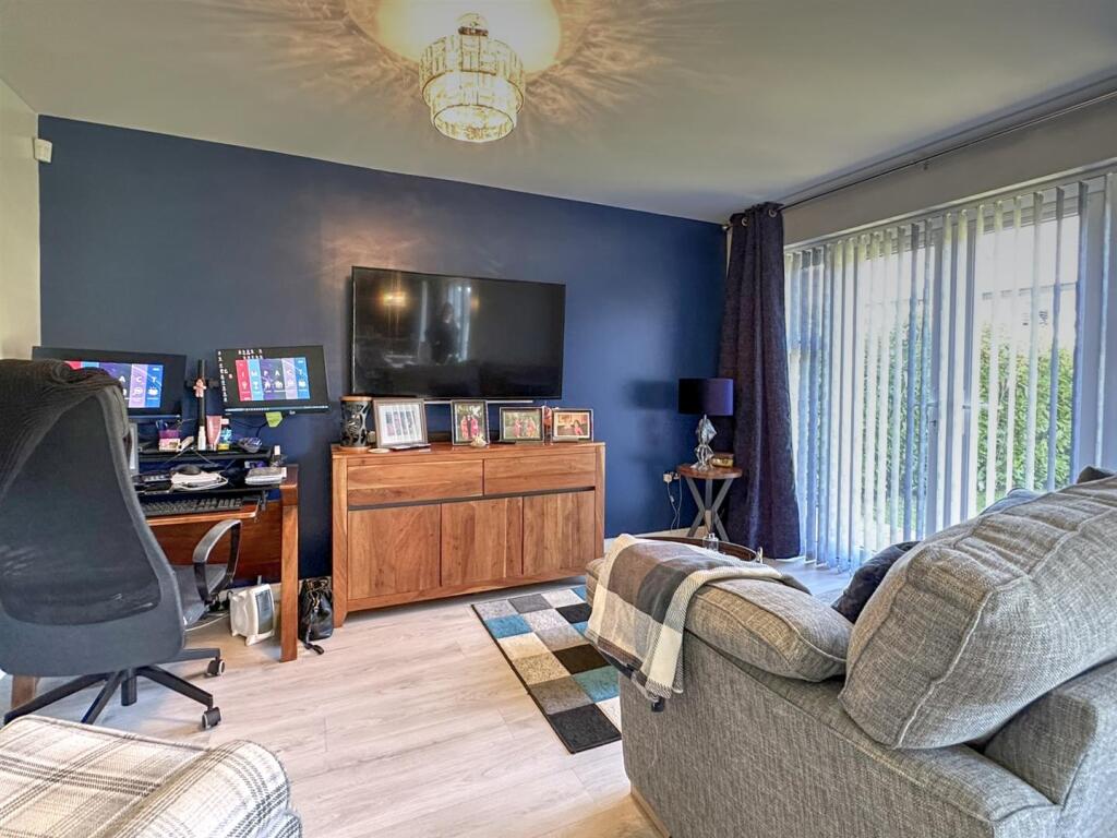 OFFICE/FAMILY ROOM