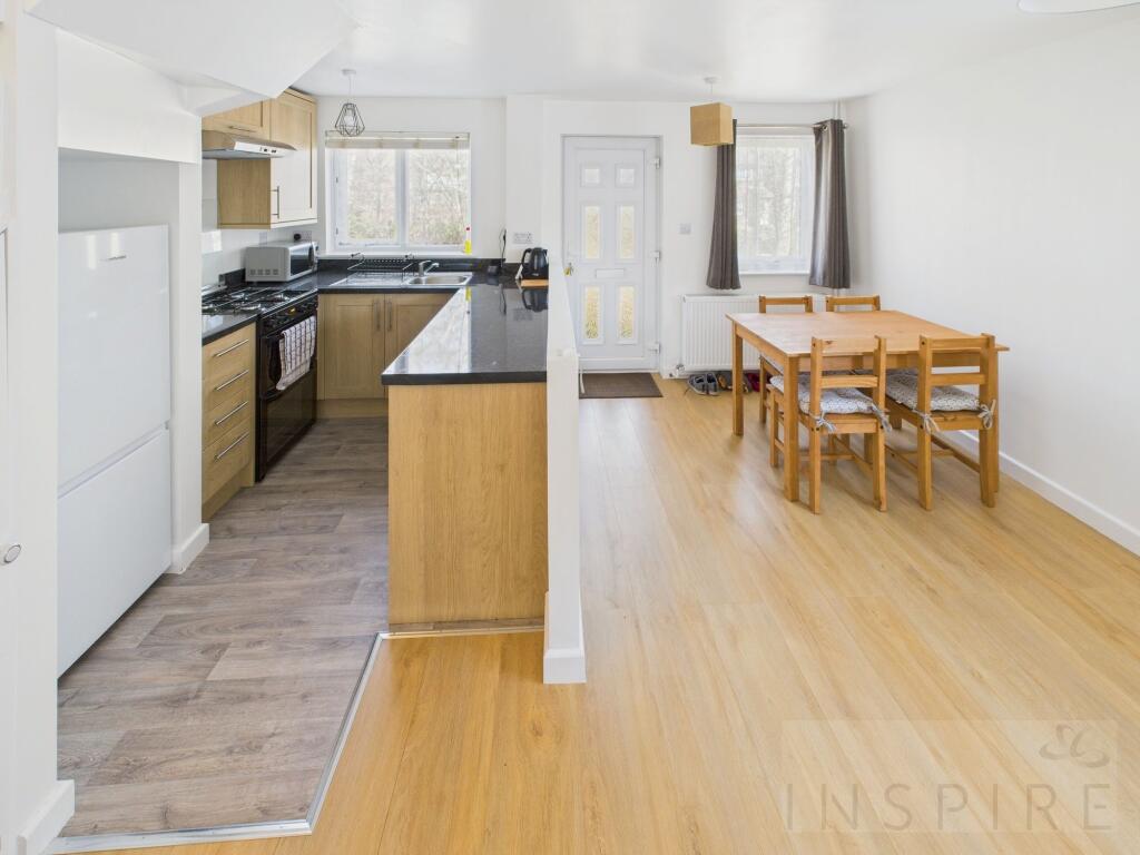 Kitchen/ Dining