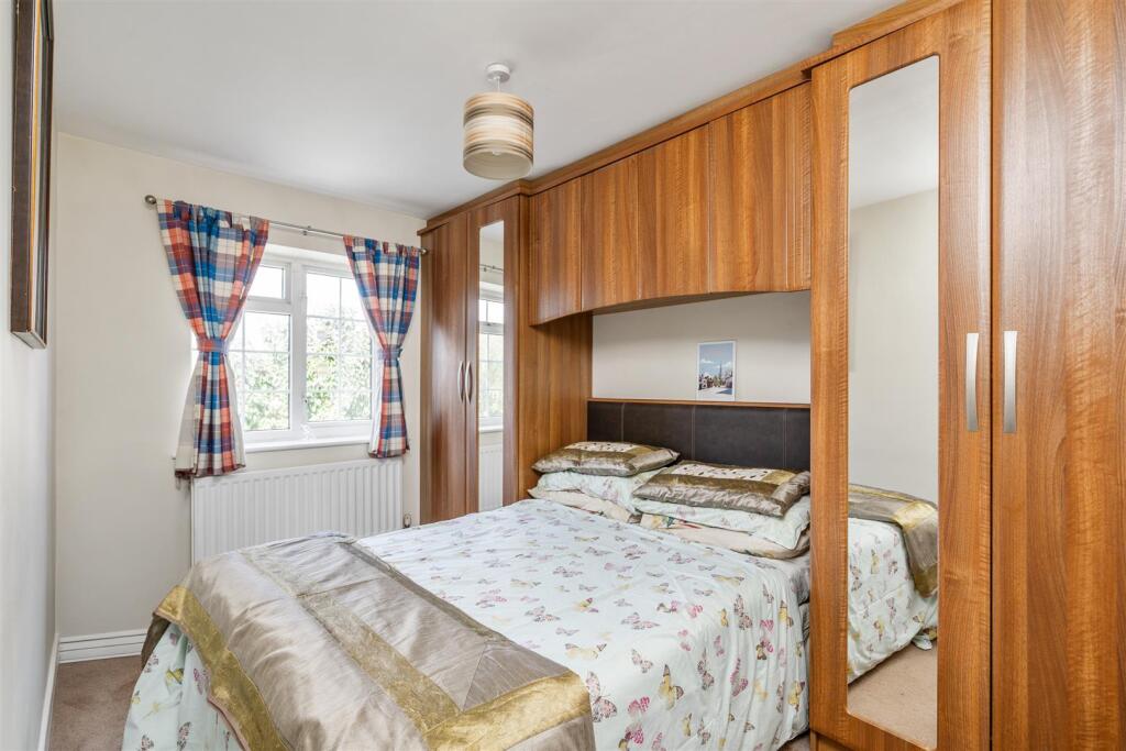 6 Stapenhall Road_15.jpg