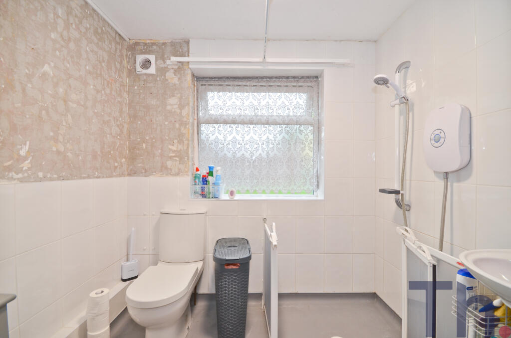 Wet Room.JPG