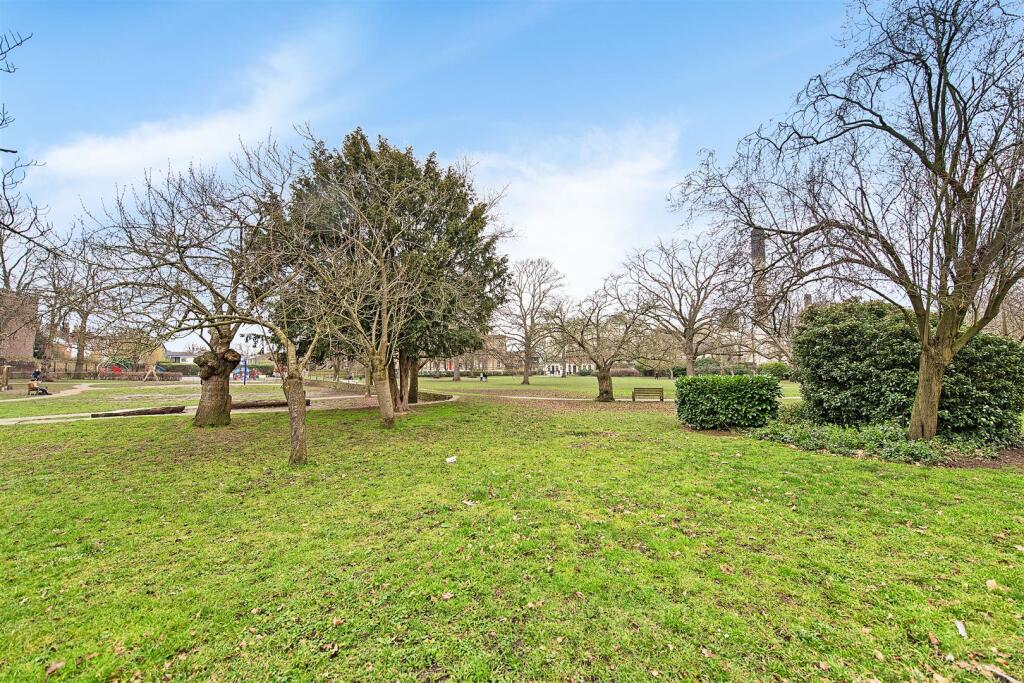 27242_ja_19b_sheen_lane_1