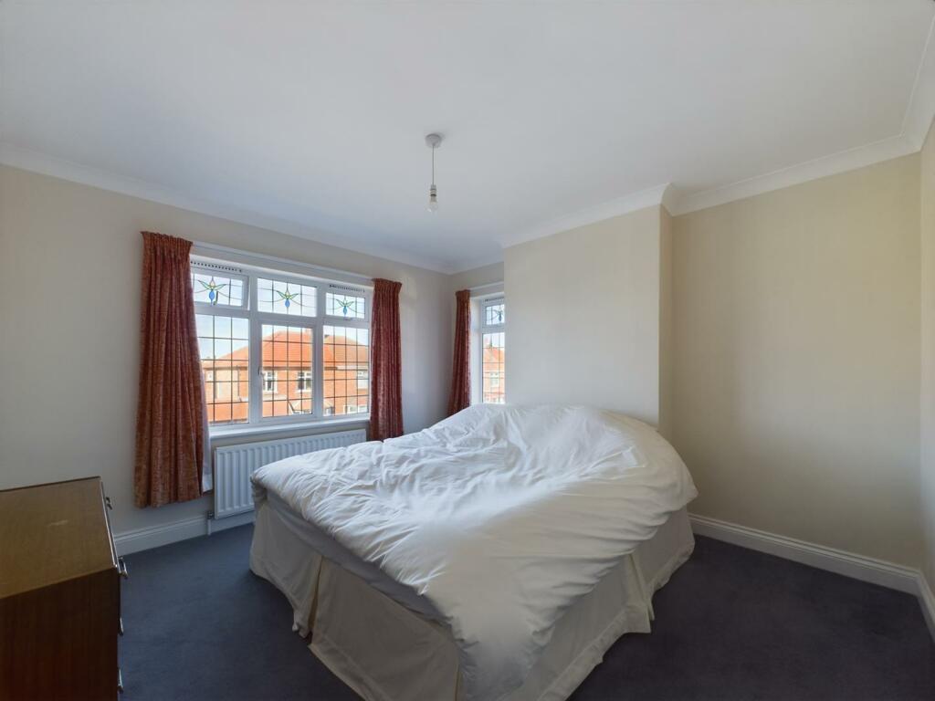 bed 1.jpg