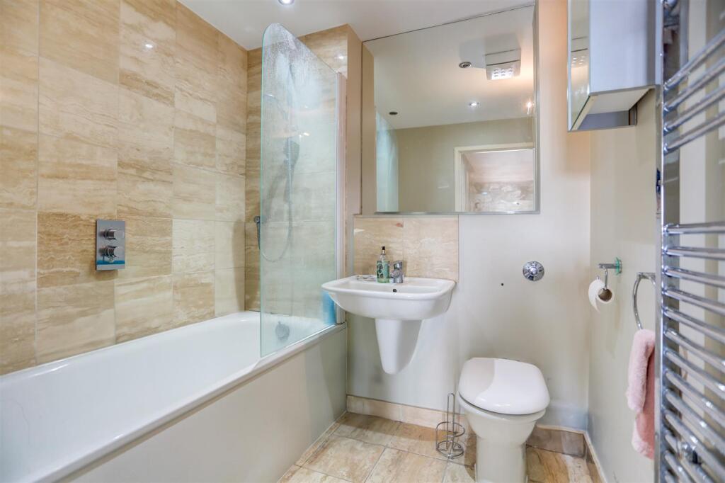 Bathroom.jpg