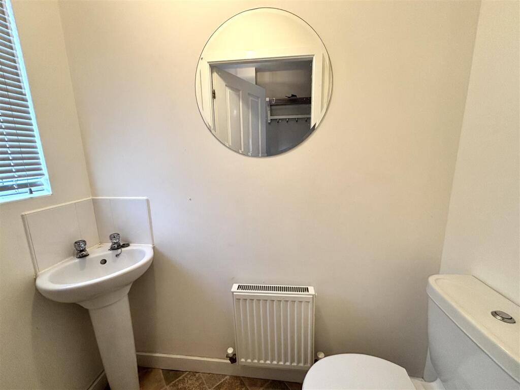 Cloakroom/WC