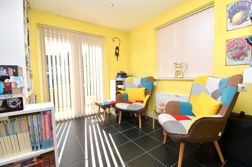 IMG_19981_25_larg...