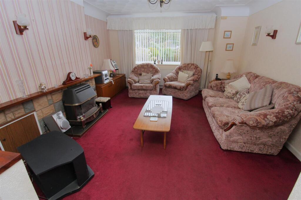 Lounge1.JPG