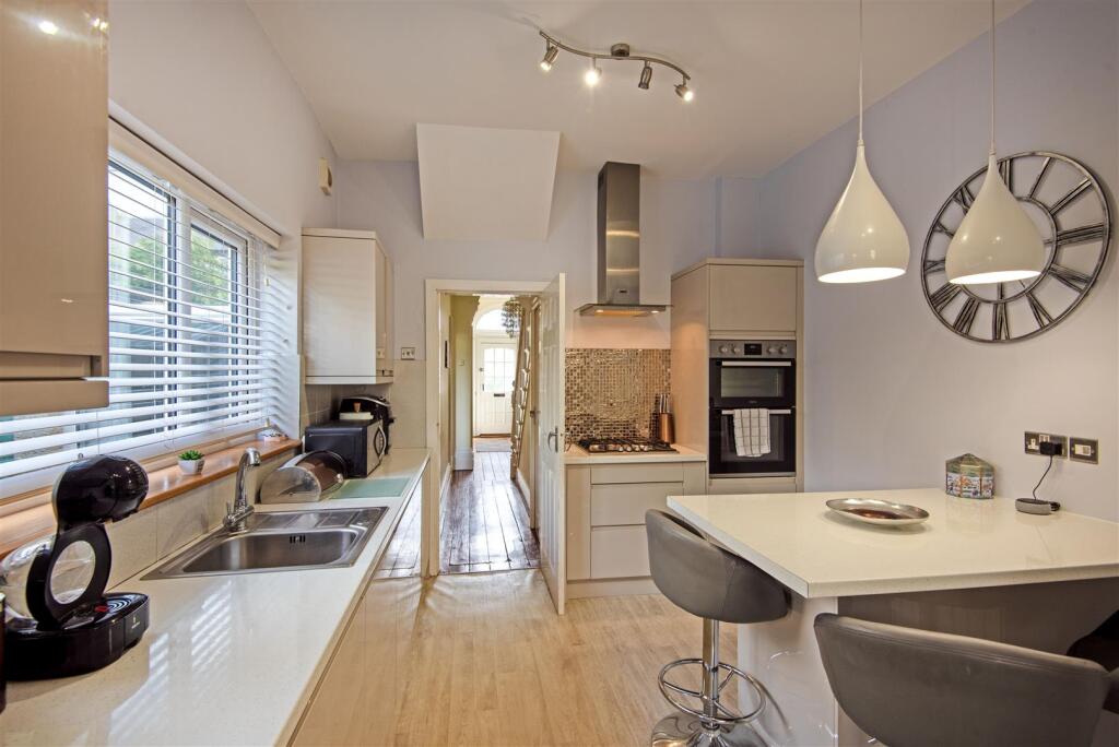 207 Park Lane.12.jpg