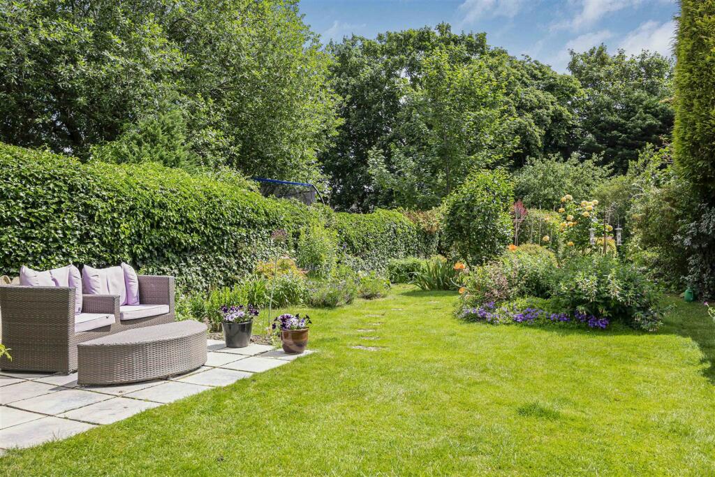 Cleeve View Road | Garden