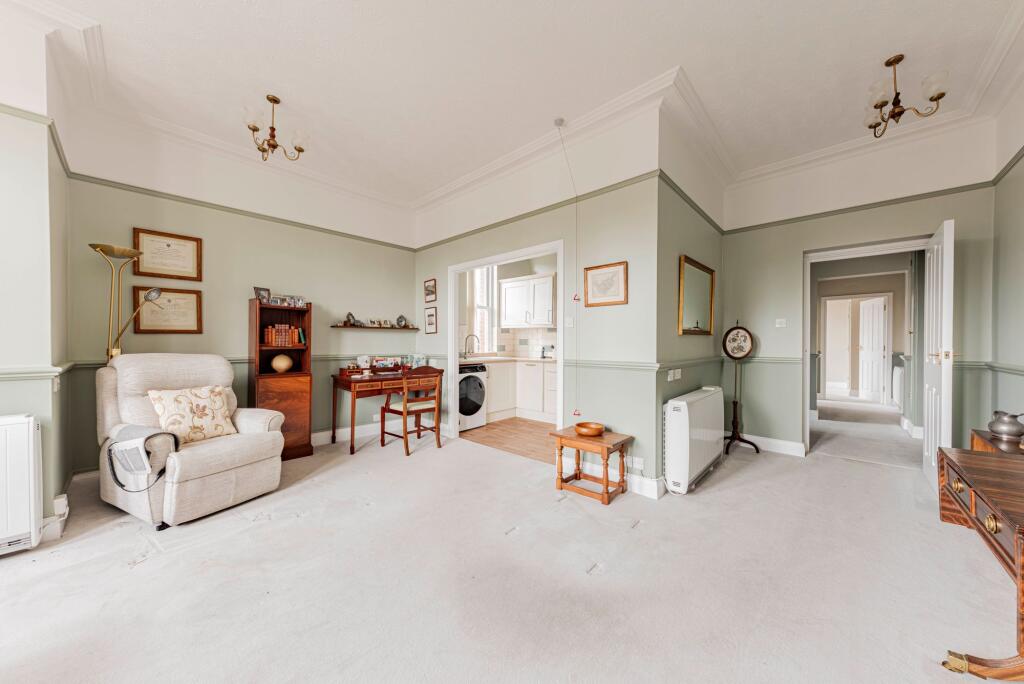 Living Room/Dining (1)