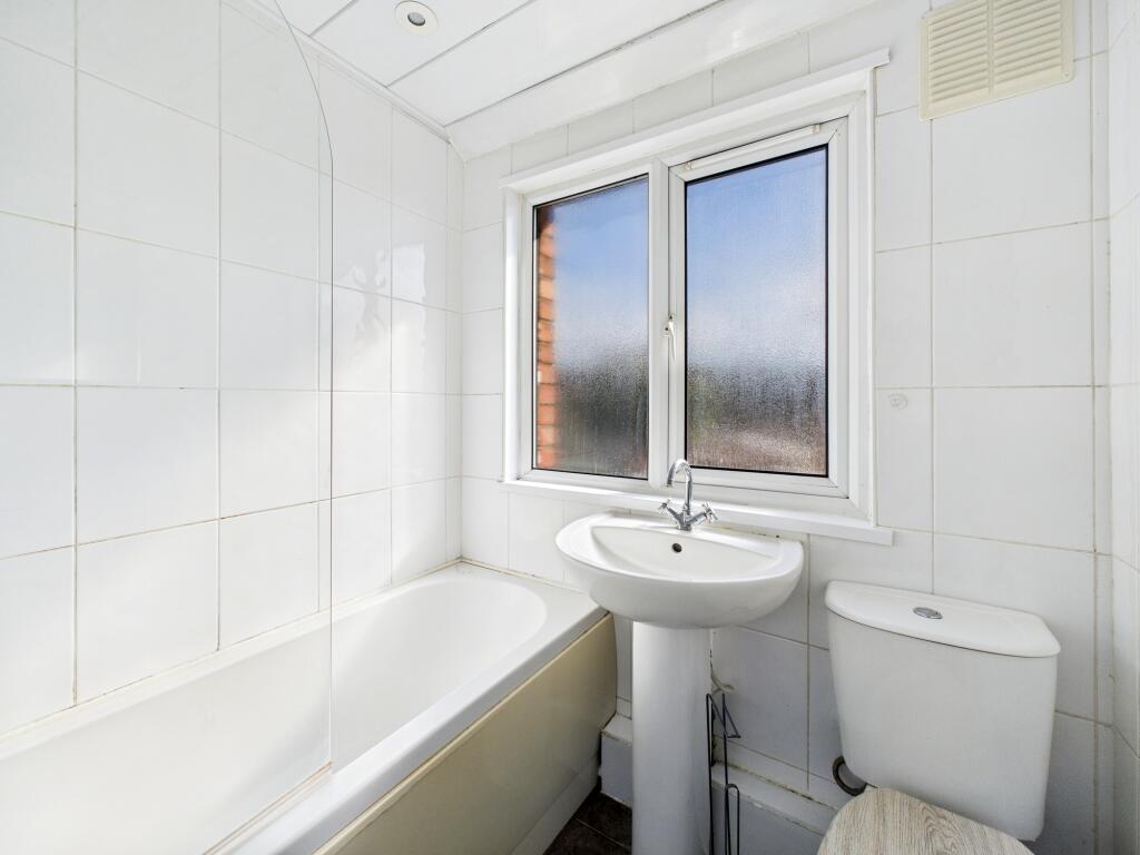 CAM05192G0-PR0155-STILL009