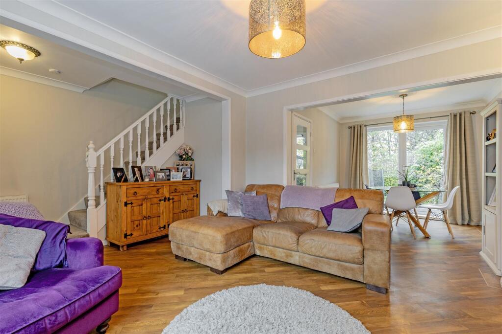 Reception Room-2.jpg