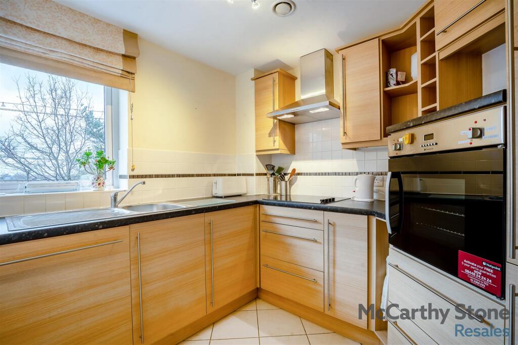 8636147-interior08.jpg