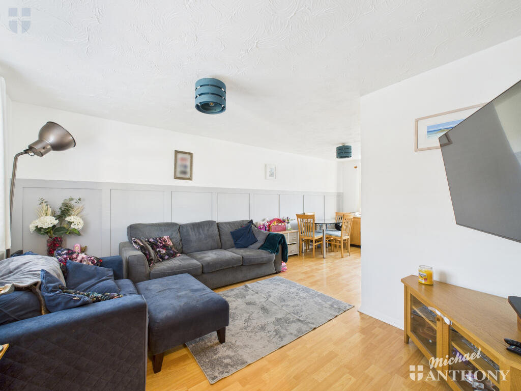 CAM03218G0-PR0831-STILL005