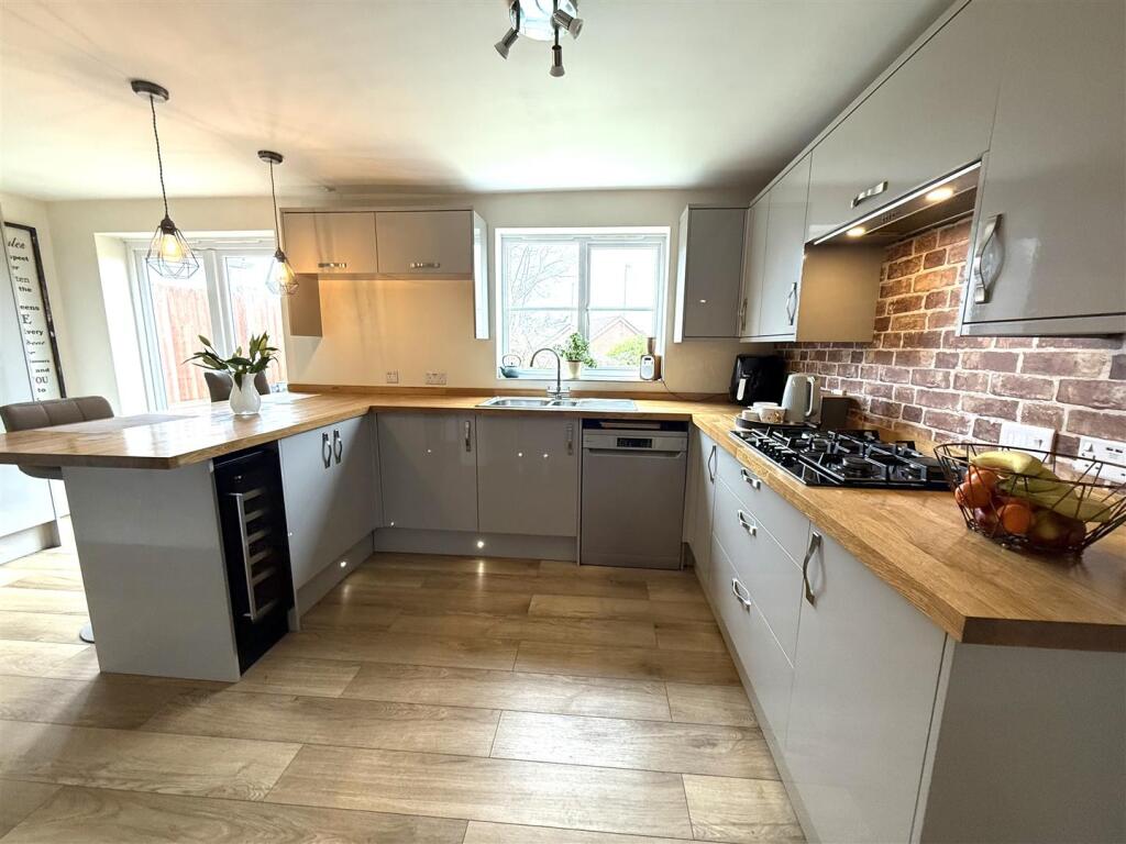 160 burnt kit 4.jpeg