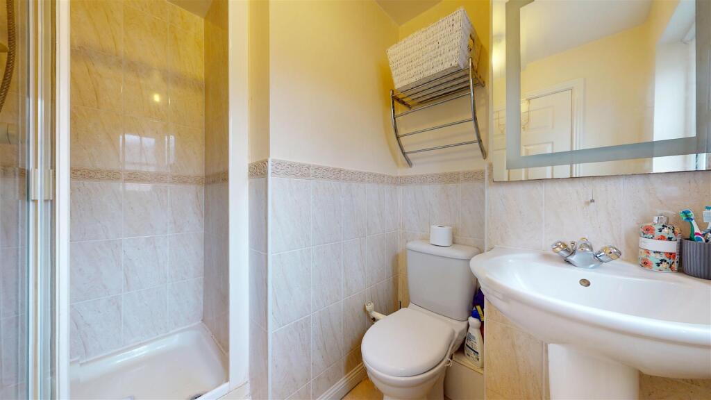 Cavan Drive En-suite