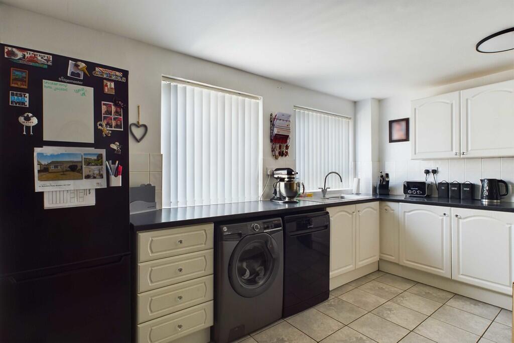 CAM01689G0-PR0444...