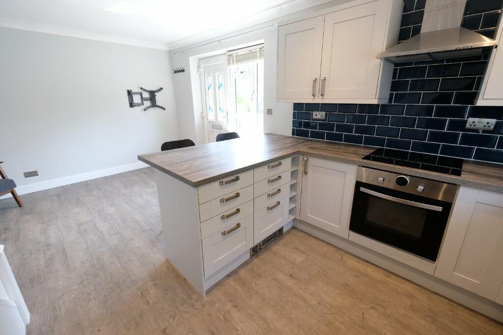 OPEN PLAN ROOM