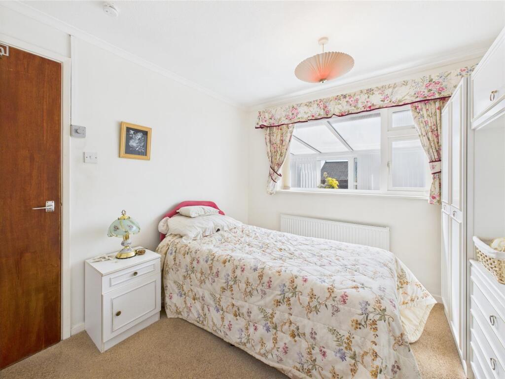 Bedroom: